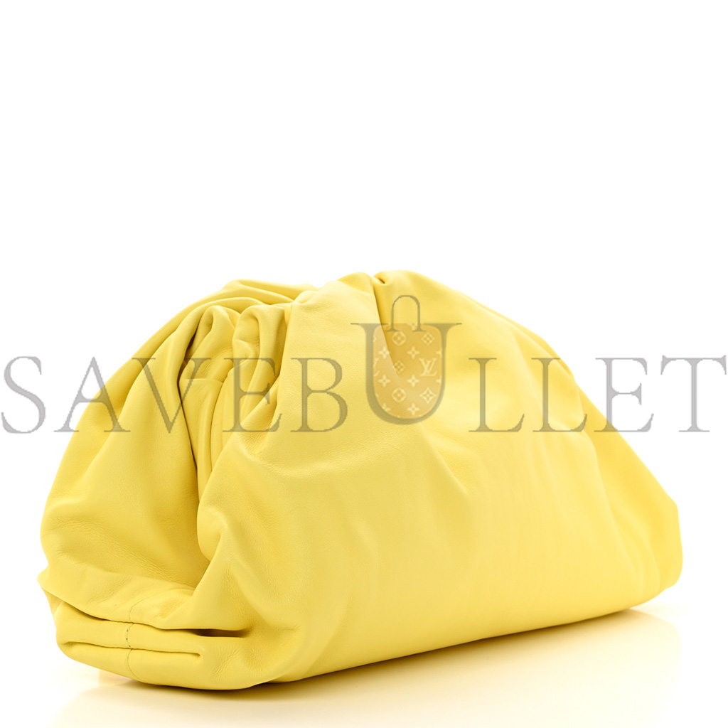 BOTTEGA VENETA SMOOTH BUTTER CALF THE POUCH OVERSIZED CLUTCH SHERBERT (35*20*8cm)